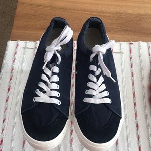 FIVE FOUR Men’s Navy Blue & Black.  Size 9.5